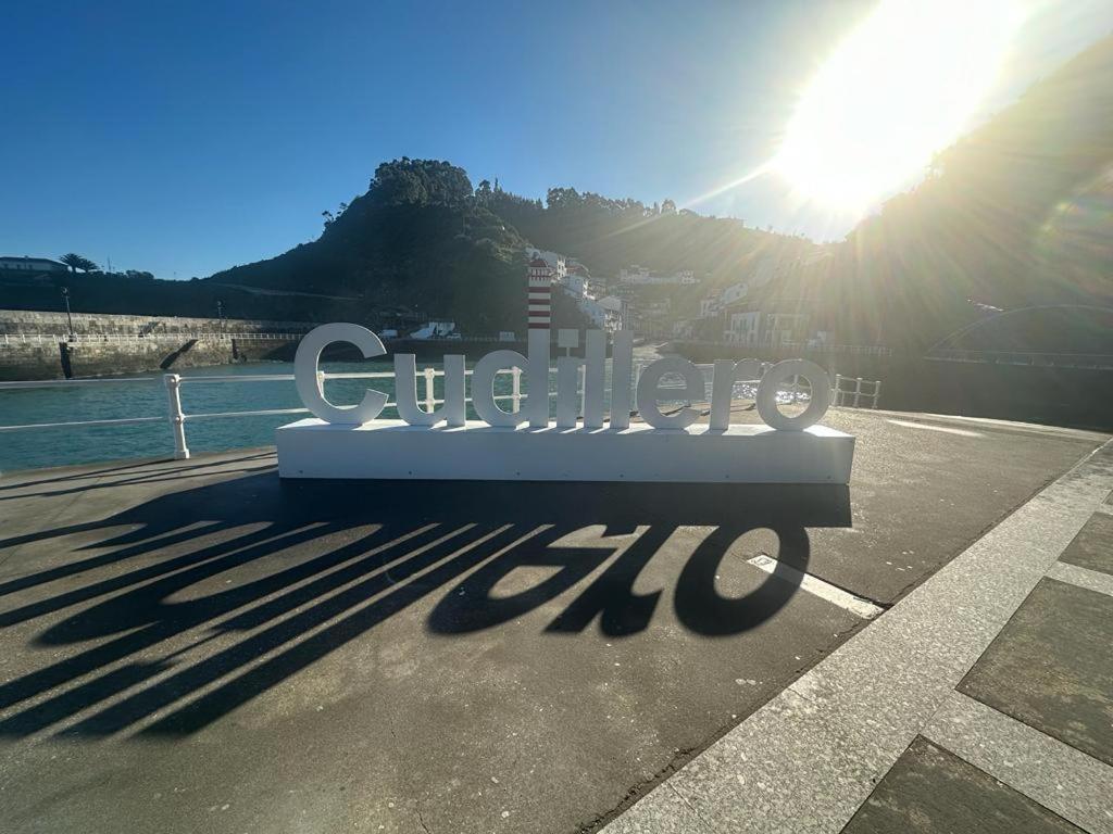 Apartamentos Urbanin I Plaza Ayuntamiento Кудильеро Экстерьер фото